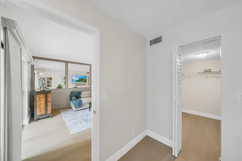 22136 Palms Way Boca Raton FL 33433