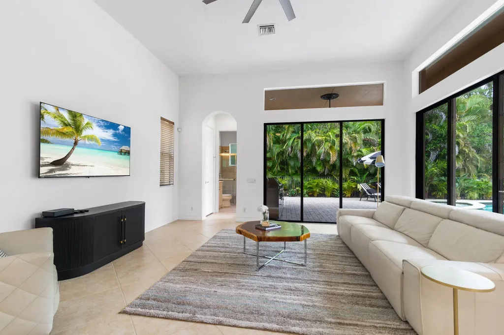 544 Edgebrook Lane West Palm Beach FL 33411