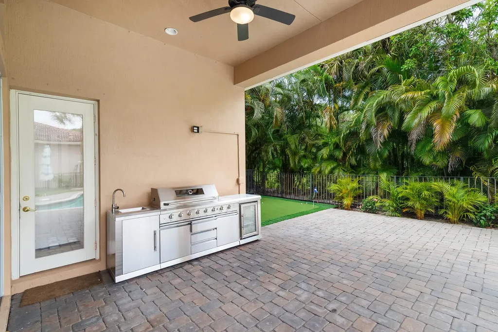 544 Edgebrook Lane West Palm Beach FL 33411