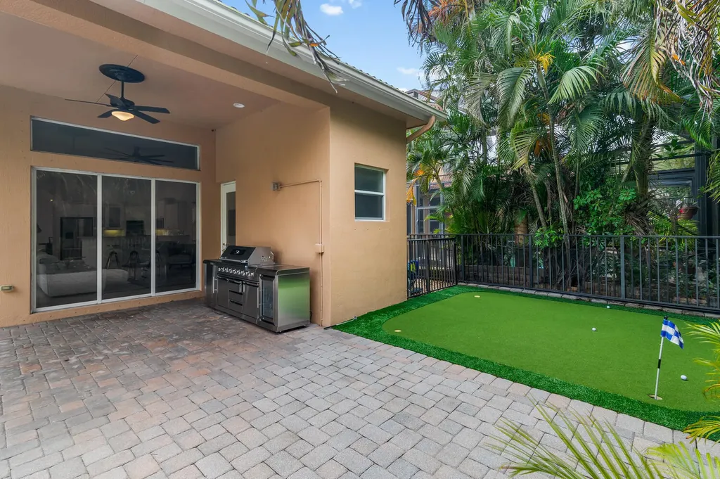 544 Edgebrook Lane West Palm Beach FL 33411
