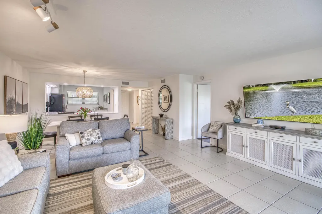 12871 Briarlake Drive West Palm Beach FL 33418