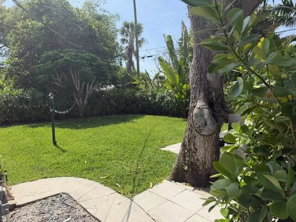 211 Princeton Drive Lake Worth Beach FL 33460