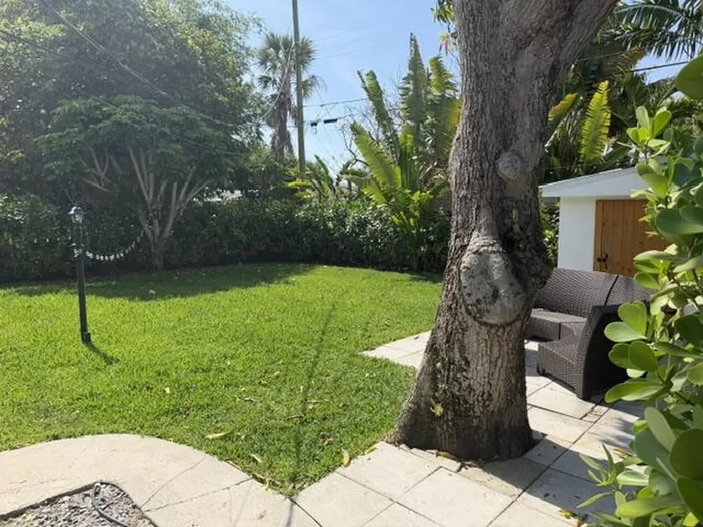 211 Princeton Drive Lake Worth Beach FL 33460