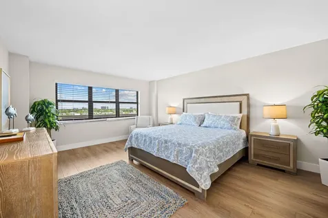 4900 N Ocean Lauderdale By The Sea FL 33308
