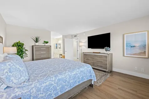 4900 N Ocean Lauderdale By The Sea FL 33308