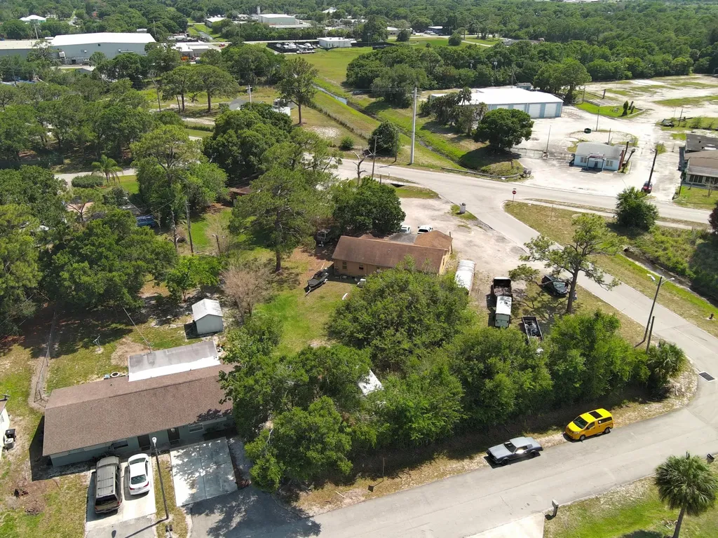 902 Angle Road Fort Pierce FL 34947