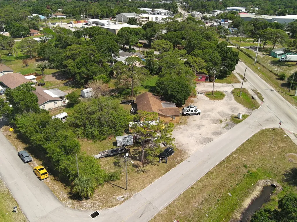 902 Angle Road Fort Pierce FL 34947
