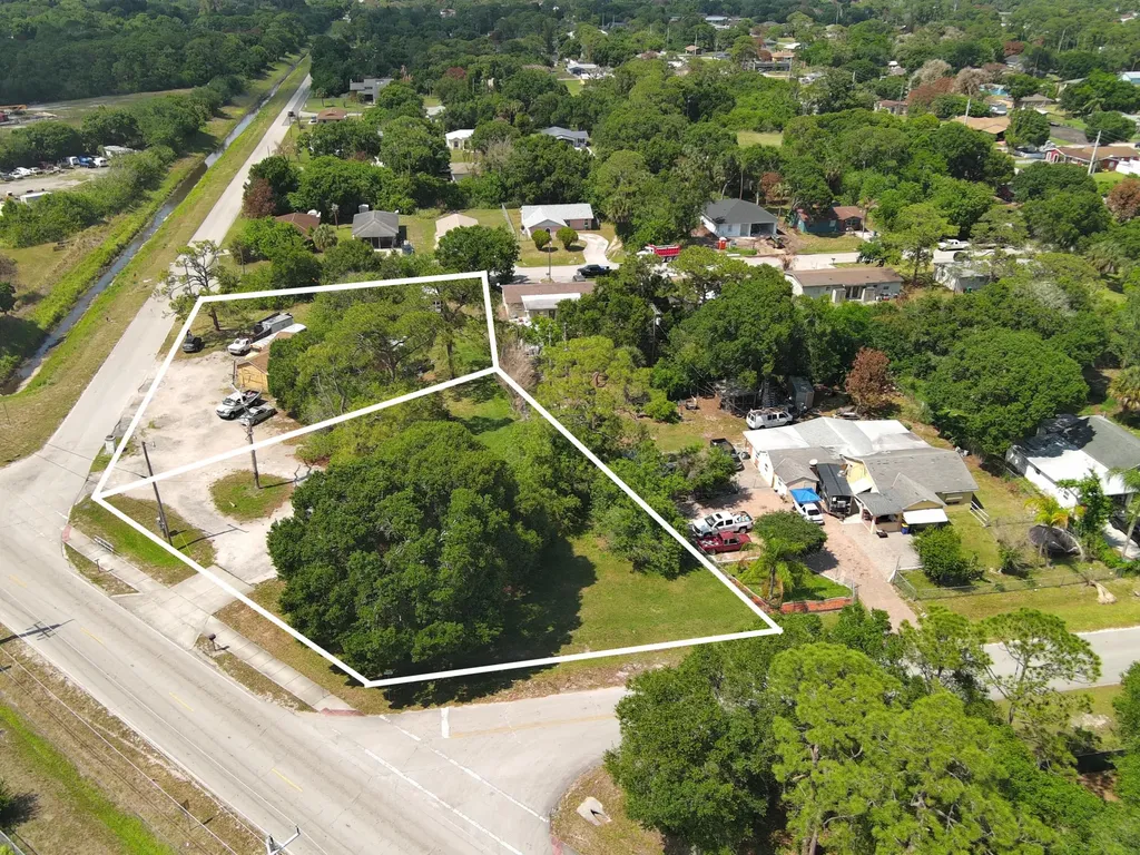 902 Angle Road Fort Pierce FL 34947