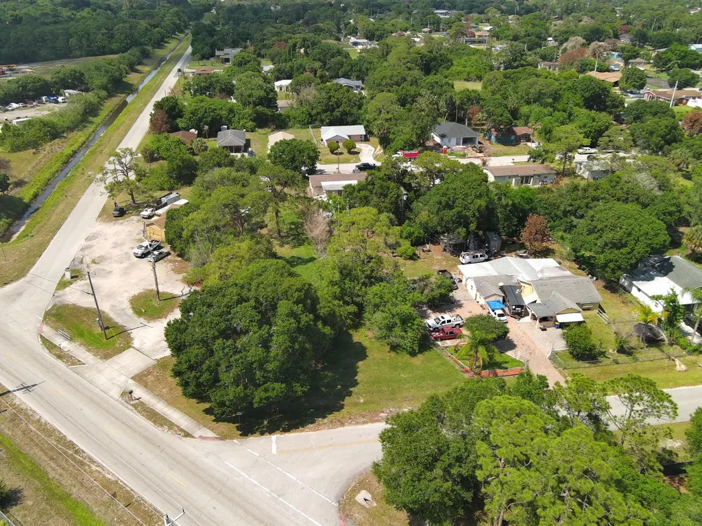 902 Angle Road Fort Pierce FL 34947