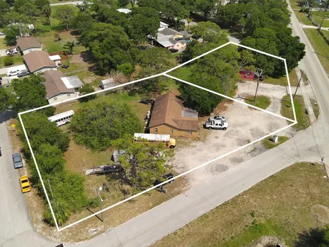 902 Angle Road Fort Pierce FL 34947