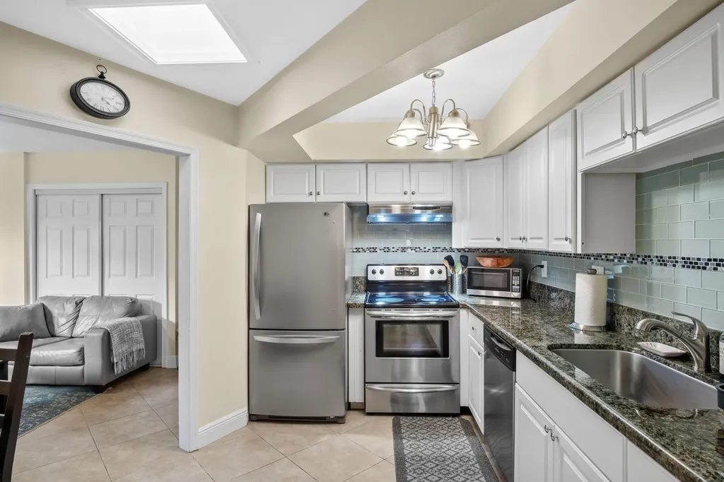 803 NE 2nd Avenue Delray Beach FL 33444