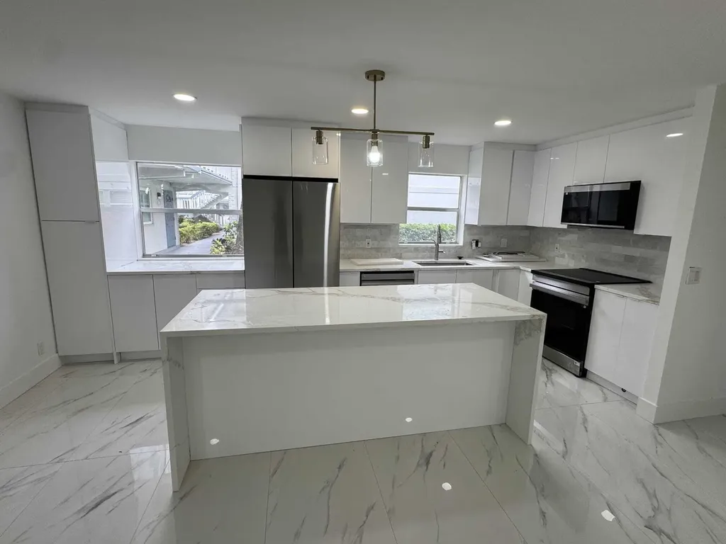 216 Tuscany Delray Beach FL 33446