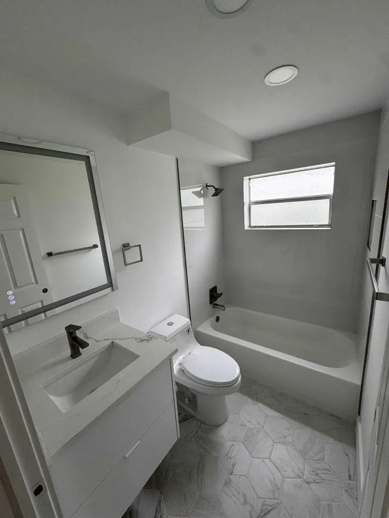 216 Tuscany Delray Beach FL 33446