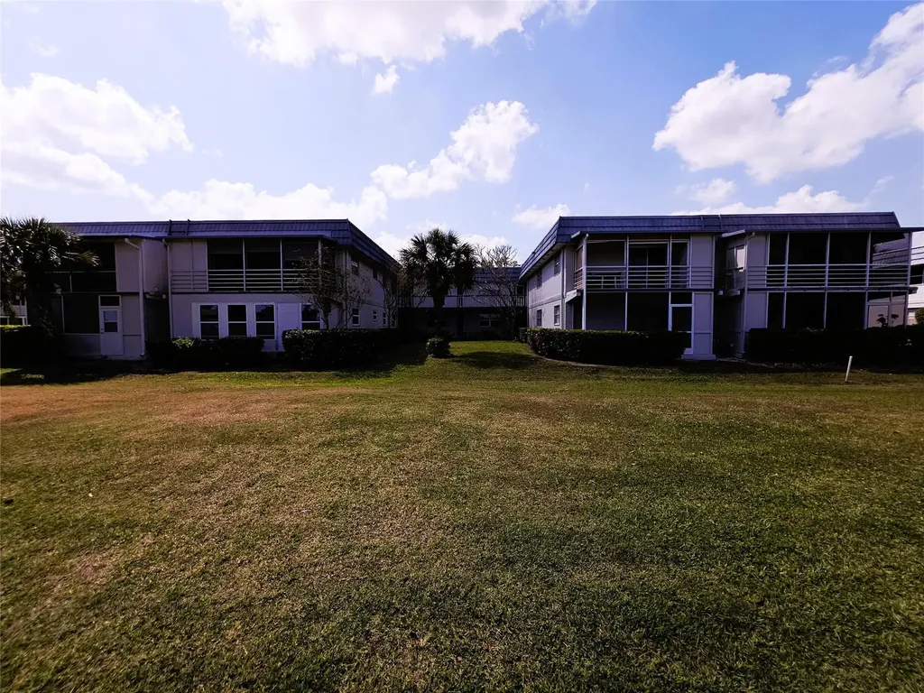 216 Tuscany Delray Beach FL 33446