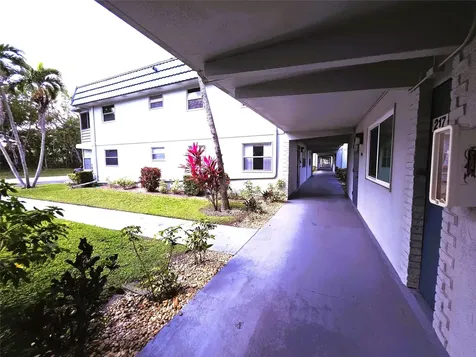 216 Tuscany Delray Beach FL 33446