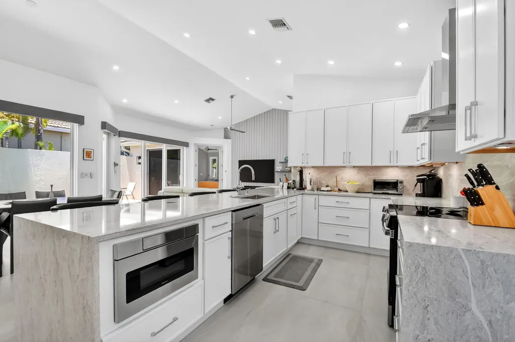5063 Ventura Drive Delray Beach FL 33484