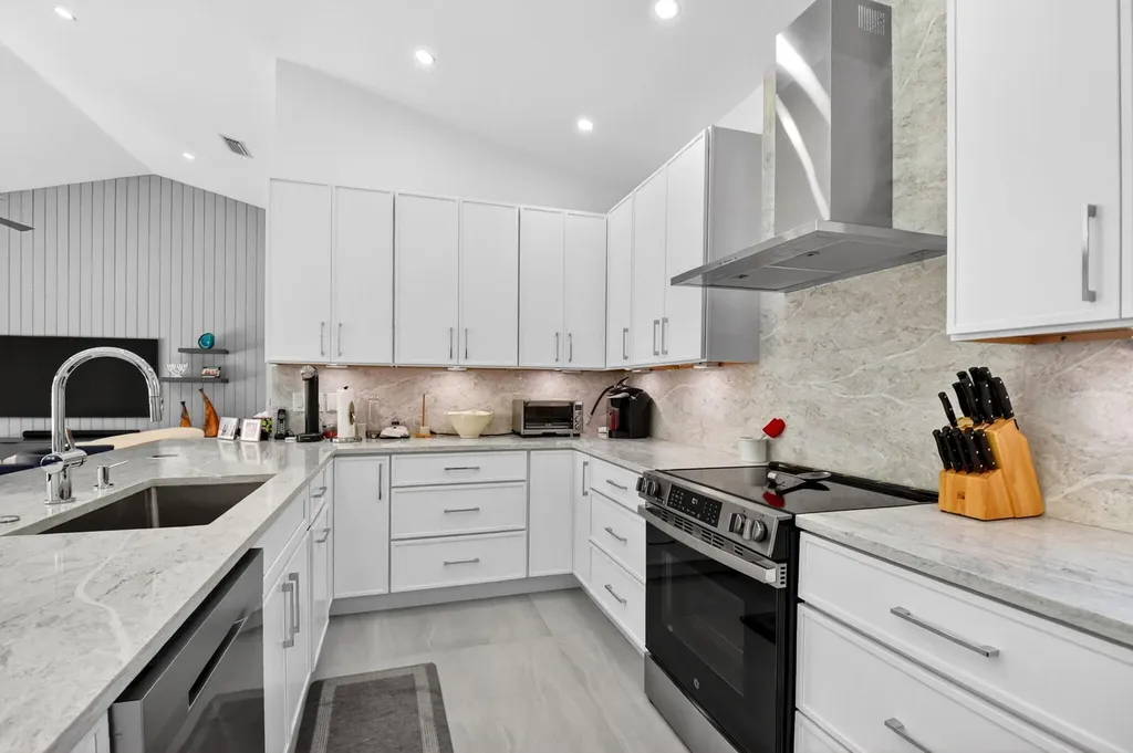 5063 Ventura Drive Delray Beach FL 33484