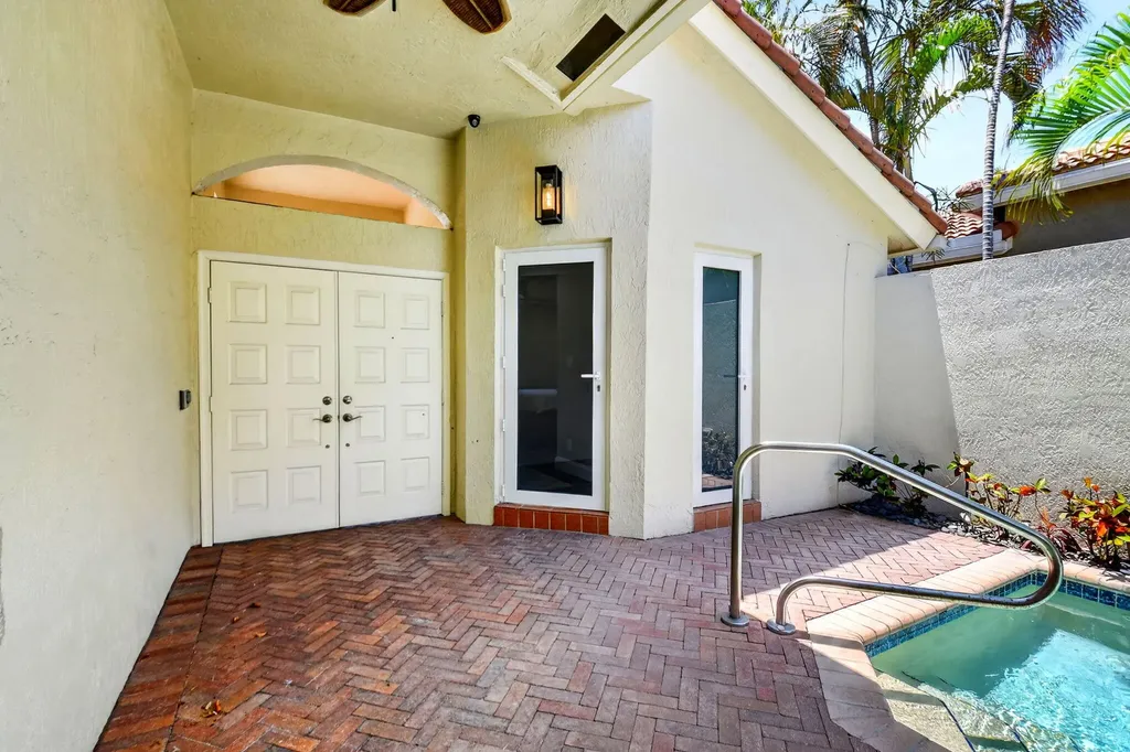 5063 Ventura Drive Delray Beach FL 33484