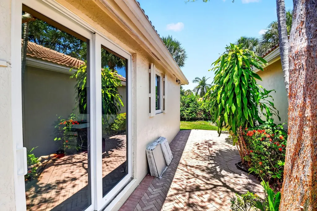5063 Ventura Drive Delray Beach FL 33484