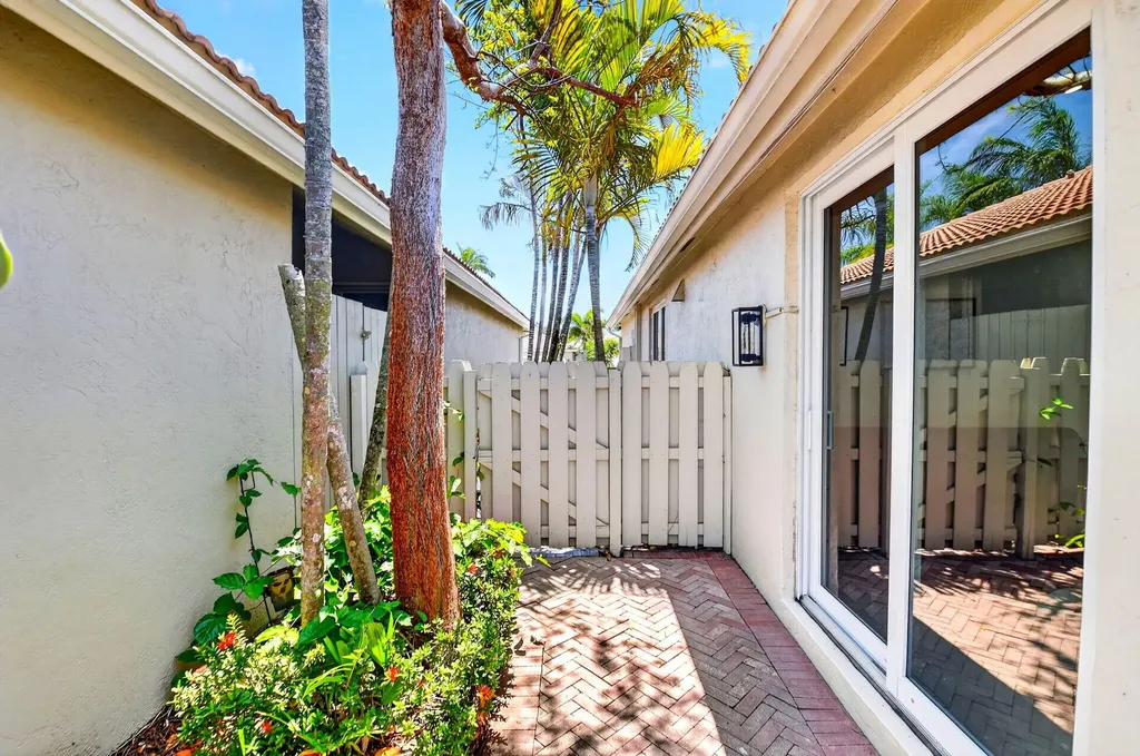 5063 Ventura Drive Delray Beach FL 33484