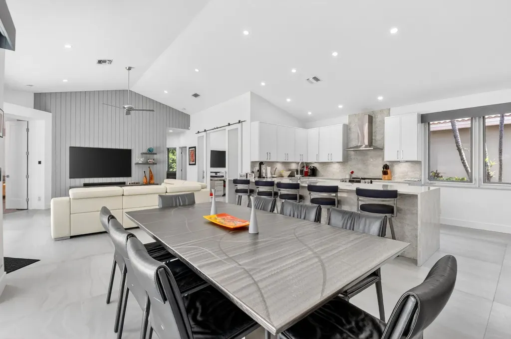 5063 Ventura Drive Delray Beach FL 33484