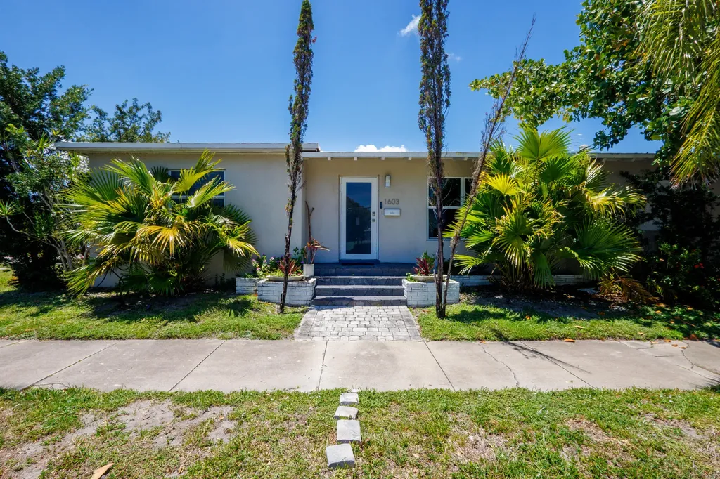 1603 Jefferson Street Hollywood FL 33020