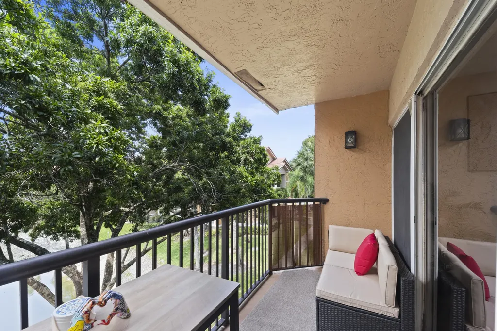 8851 Wiles Road Coral Springs FL 33067
