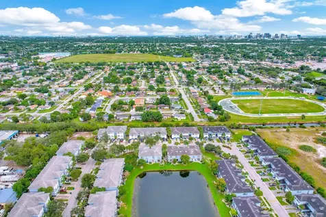 1427 NW 34th Way Lauderhill FL 33311