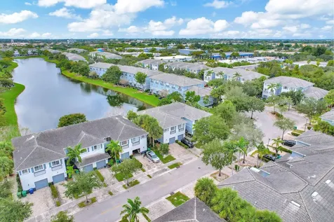 1427 NW 34th Way Lauderhill FL 33311