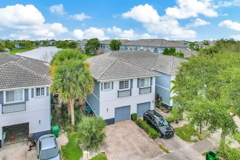 1427 NW 34th Way Lauderhill FL 33311