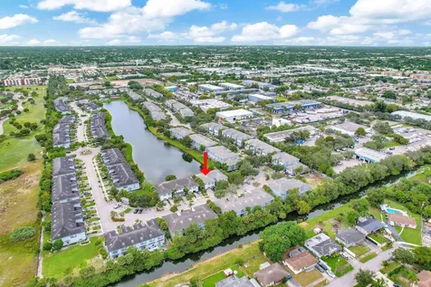 1427 NW 34th Way Lauderhill FL 33311