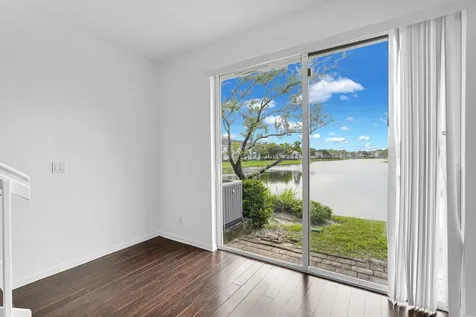 1427 NW 34th Way Lauderhill FL 33311