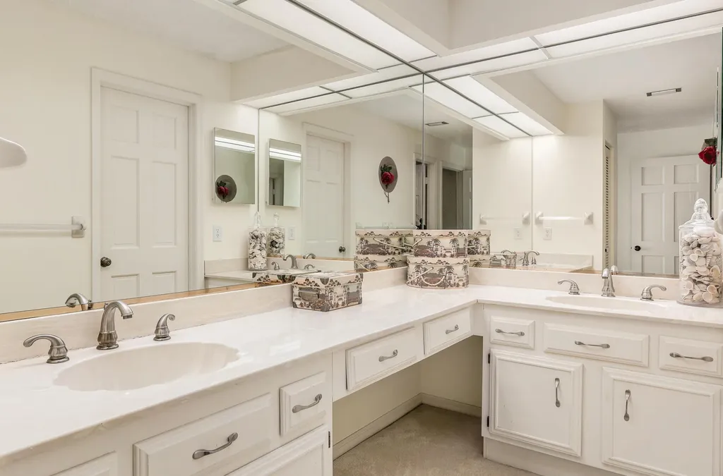 101 W Park Shores Circle Indian River Shores FL 32963