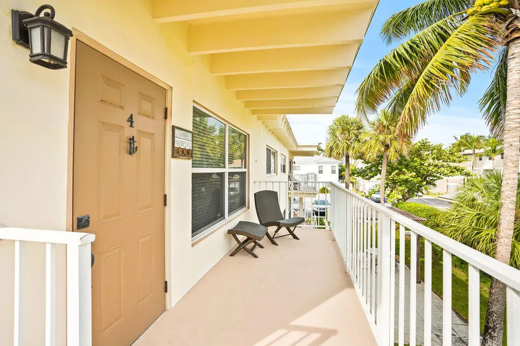 114 Cascade Lane Palm Beach Shores FL 33404