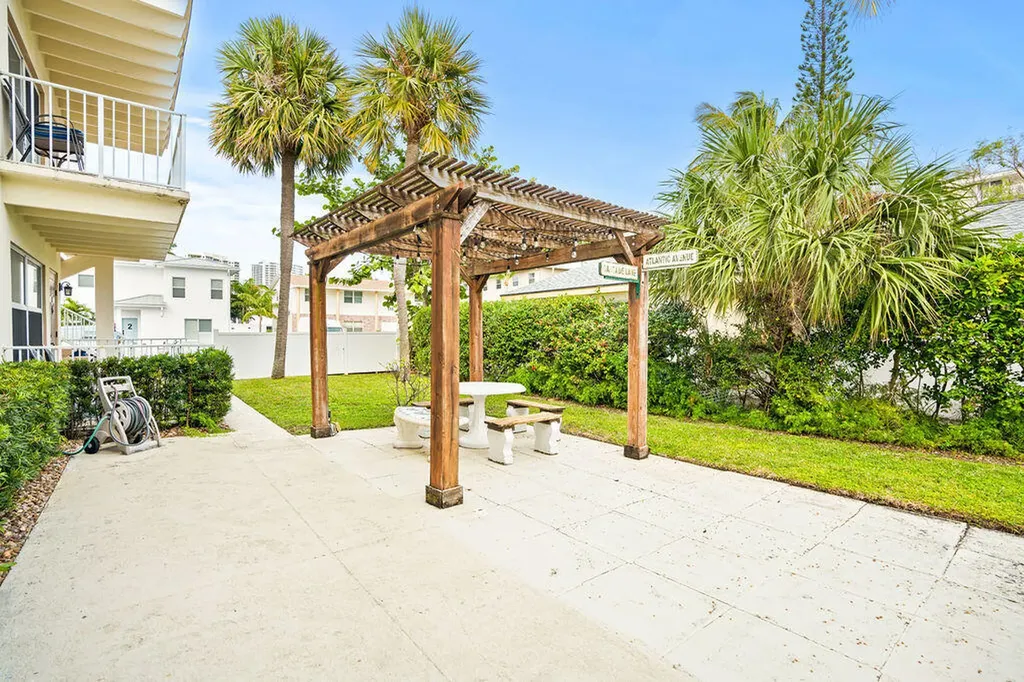 114 Cascade Lane Palm Beach Shores FL 33404