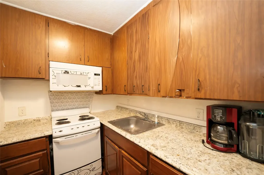624 51st Street West Palm Beach FL 33407