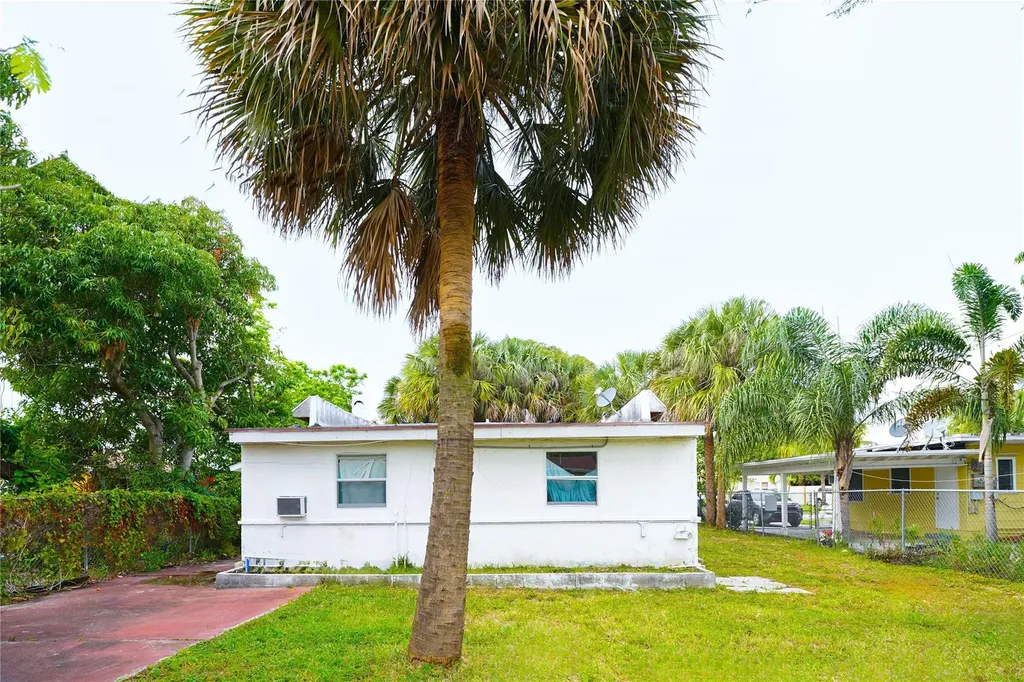 624 51st Street West Palm Beach FL 33407