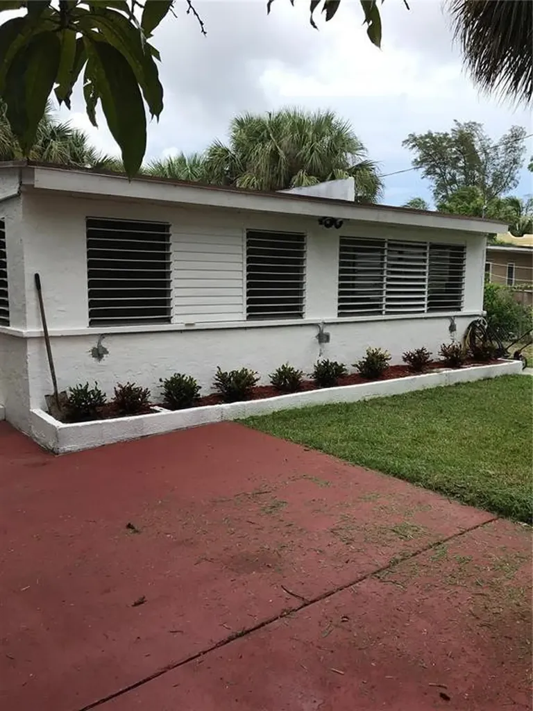 624 51st Street West Palm Beach FL 33407