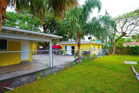 624 51st Street West Palm Beach FL 33407