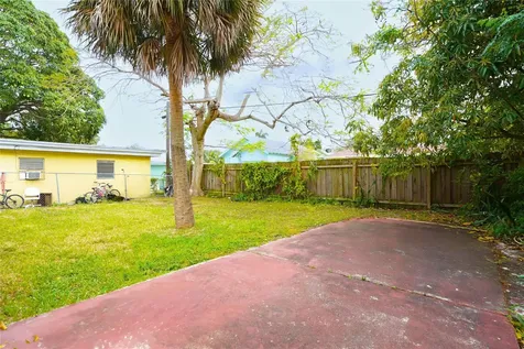 624 51st Street West Palm Beach FL 33407