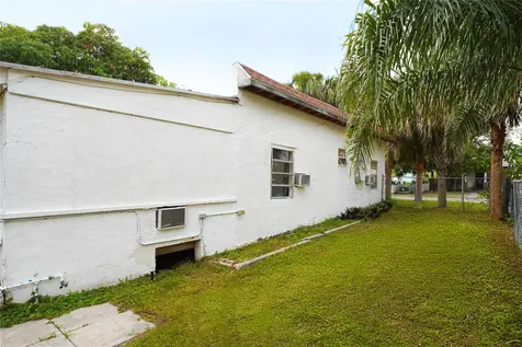624 51st Street West Palm Beach FL 33407