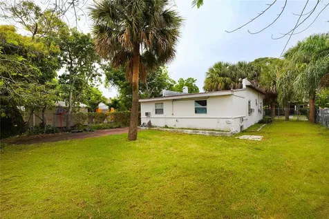 624 51st Street West Palm Beach FL 33407