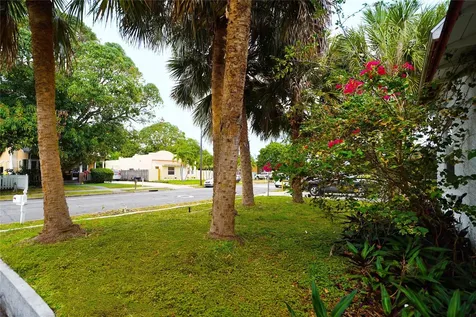624 51st Street West Palm Beach FL 33407