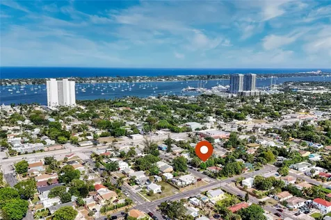 624 51st Street West Palm Beach FL 33407