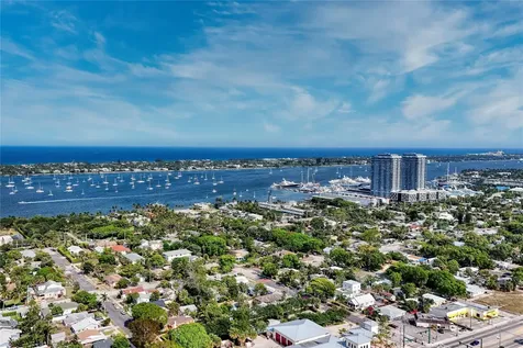 624 51st Street West Palm Beach FL 33407