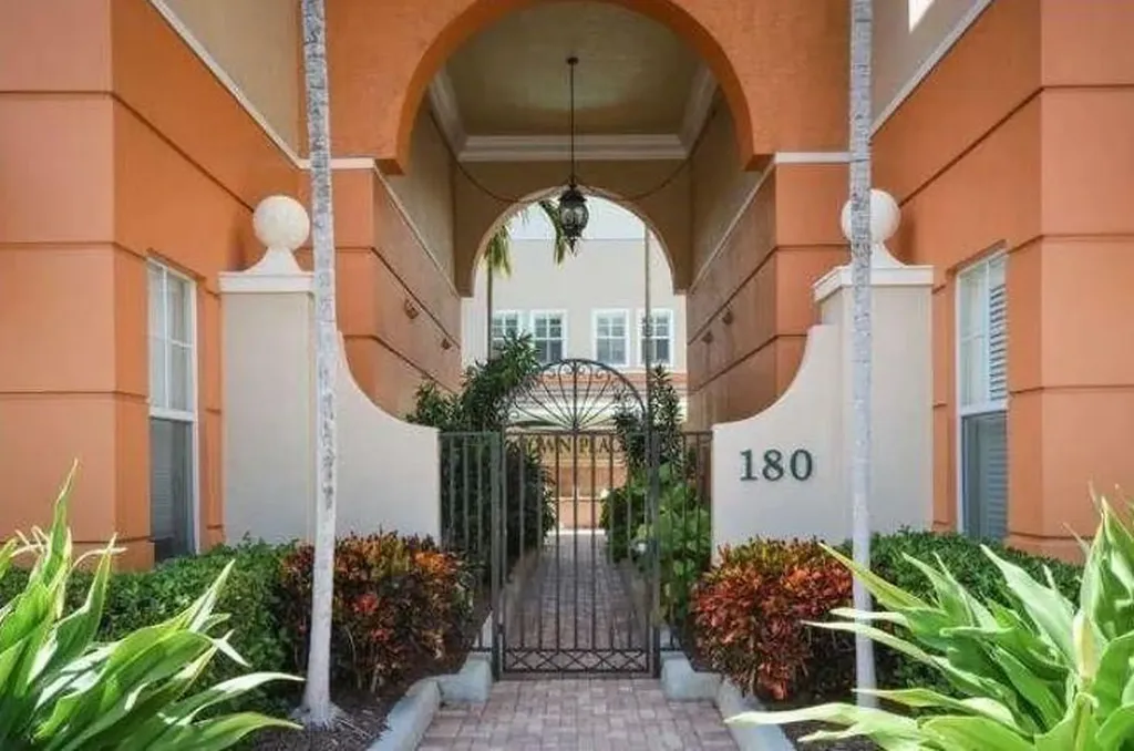 180 NE 6th Avenue Delray Beach FL 33483