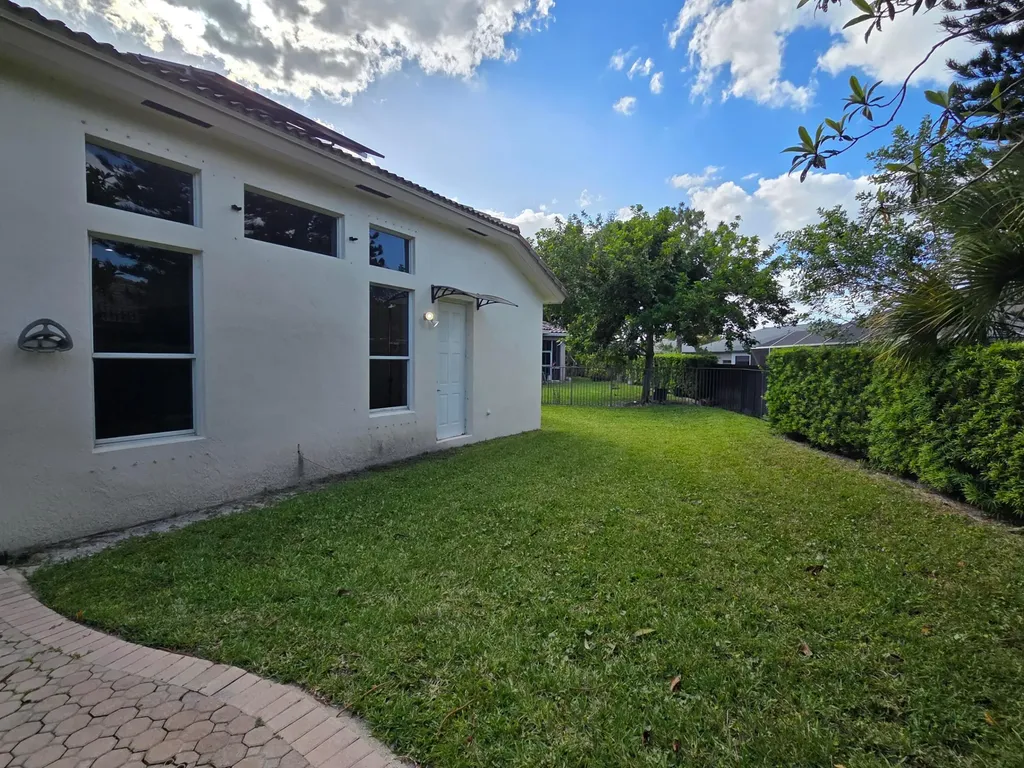 2926 E Fontana Court Royal Palm Beach FL 33411