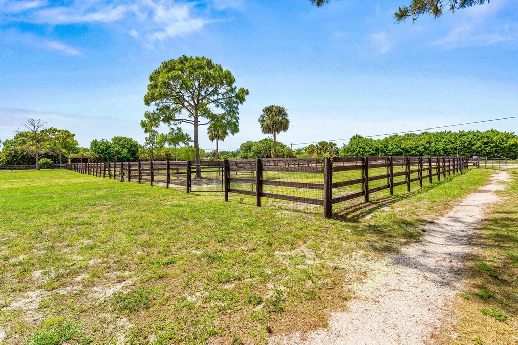 19482 Green Grove Court Loxahatchee FL 33470