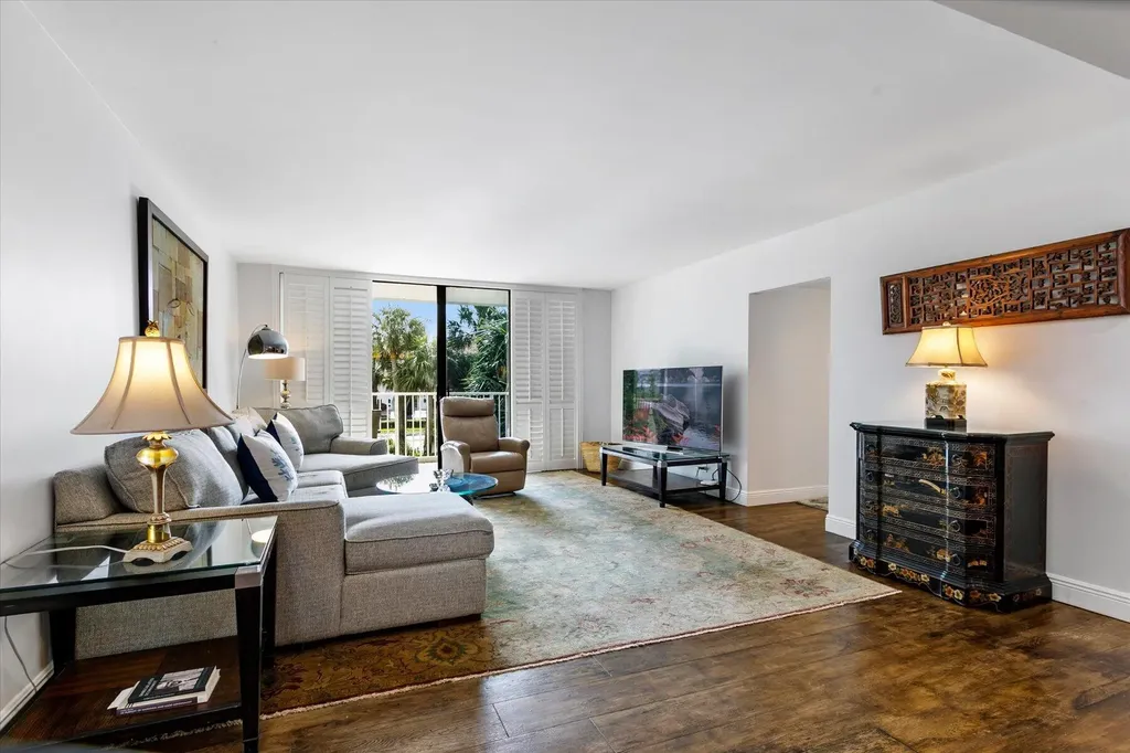 2860 S Ocean Boulevard Palm Beach FL 33480