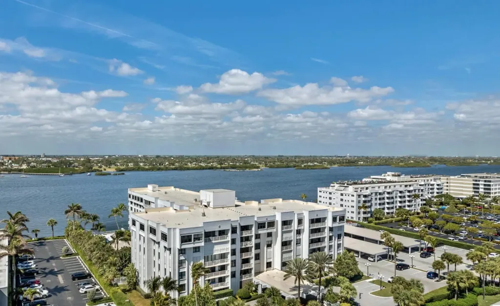 2860 S Ocean Boulevard Palm Beach FL 33480